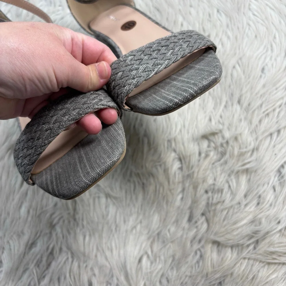 NWOB Maurices Women's 10 Roxy Fabric Woven Ankle Strap Block Heel Sandals Preppy